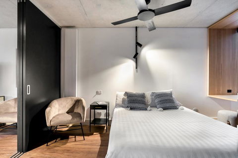 Stylish Apartment In Unique Church Development - Yamba Accommodation 2