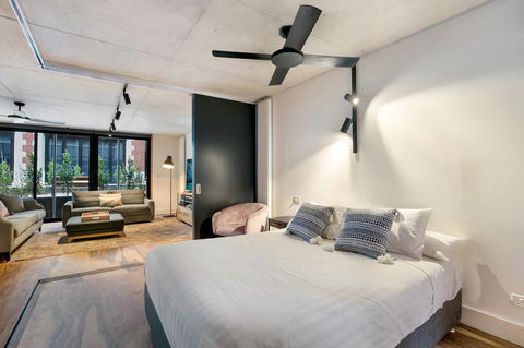 Stylish Apartment In Unique Church Development - Yamba Accommodation 10