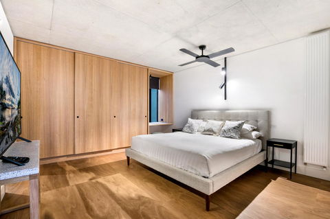Stylish Apartment In Unique Church Development - Yamba Accommodation 13