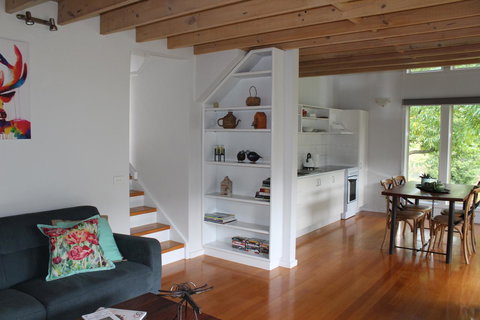 Abbys Cottages Bright - Yamba Accommodation 8