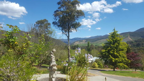 Abbys Cottages Bright - Yamba Accommodation 34