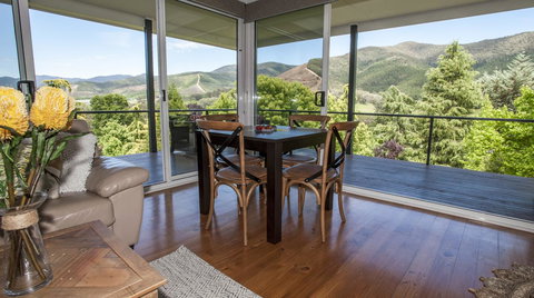 Abbys Cottages Bright - Yamba Accommodation 3