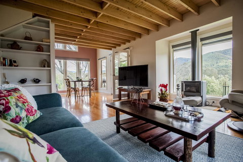 Abbys Cottages Bright - Yamba Accommodation 16