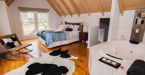 Abbys Cottages Bright - Yamba Accommodation 19