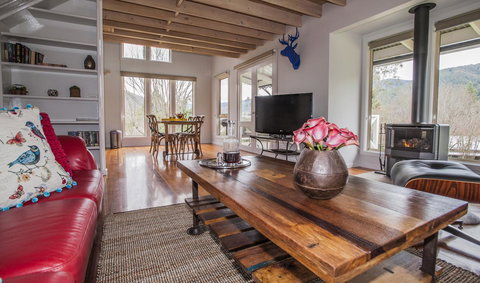 Abbys Cottages Bright - Yamba Accommodation 15