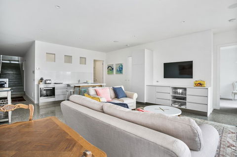 Lansdowne Villa - With Swimming Pool - Yamba Accommodation 2