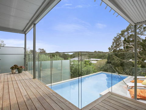 Lansdowne Villa - With Swimming Pool - Yamba Accommodation 5