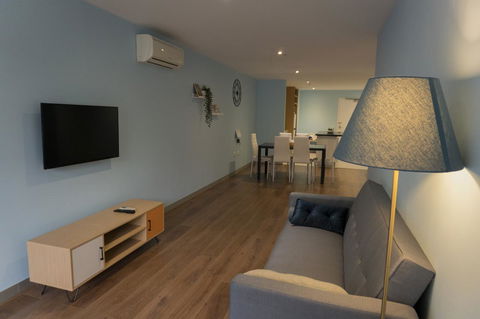 Stunning Home In Melbourne CBD - Yamba Accommodation 5