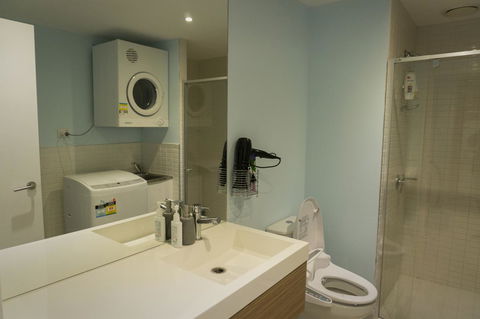 Stunning Home In Melbourne CBD - Yamba Accommodation 10