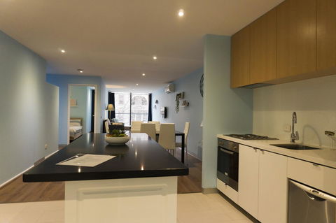 Stunning Home In Melbourne CBD - Yamba Accommodation 8