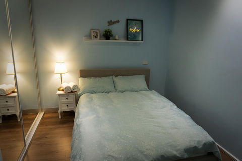 Stunning Home In Melbourne CBD - Yamba Accommodation 3