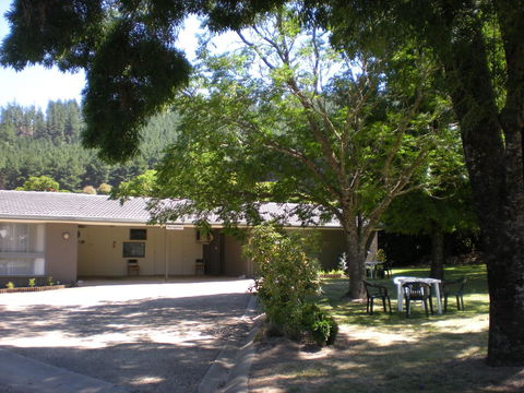 Willow Dene Holiday Apartments - Yamba Accommodation 12