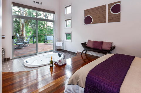 Blue Ridge Retreat - Yamba Accommodation 0