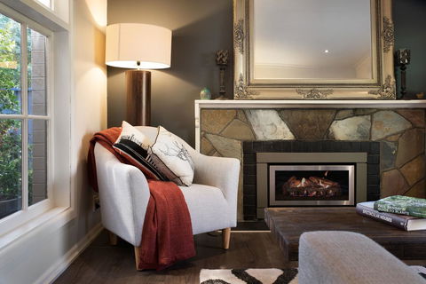 East Street Daylesford - Yamba Accommodation 0