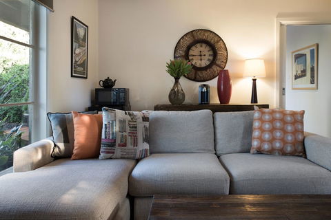 East Street Daylesford - Yamba Accommodation 26