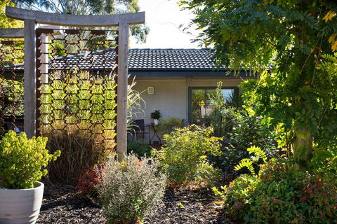 East Street Daylesford - Yamba Accommodation 14