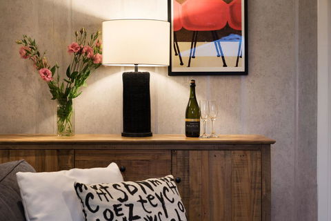 East Street Daylesford - Yamba Accommodation 1
