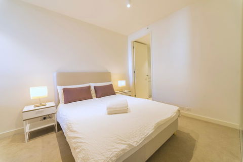 Pride Manor South Yarra - Yamba Accommodation 2