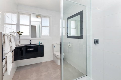 Lake Wendouree Luxury Apartments - Yamba Accommodation 13