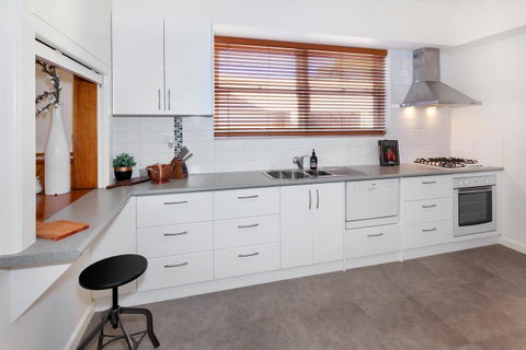 Lake Wendouree Luxury Apartments - Yamba Accommodation 16