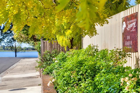 Lake Wendouree Luxury Apartments - Yamba Accommodation 9