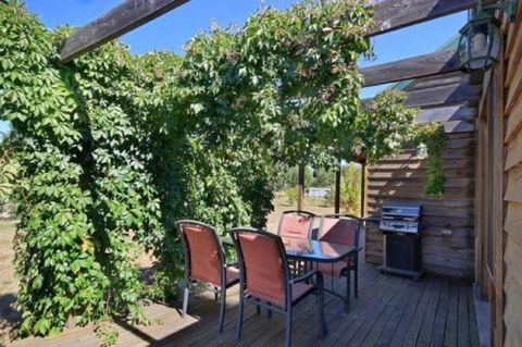 Beechworth Cedar Cottages - Yamba Accommodation 12