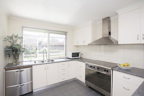 Beechworth Cedar Cottages - Yamba Accommodation 4