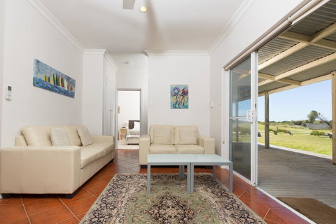 Cottages For Couples - Yamba Accommodation 28