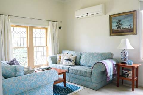 Miss Pym's Cottage - Yamba Accommodation 41