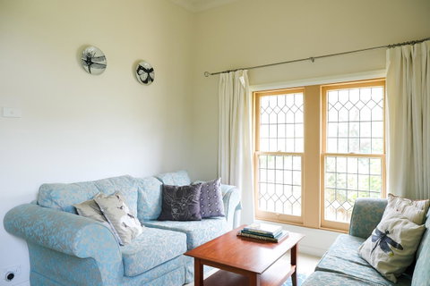 Miss Pym's Cottage - Yamba Accommodation 40
