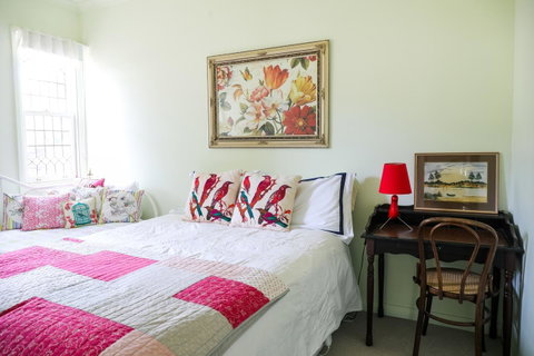 Miss Pym's Cottage - Yamba Accommodation 23