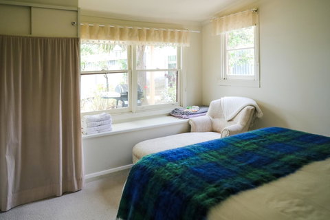 Miss Pym's Cottage - Yamba Accommodation 17