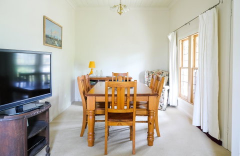 Miss Pym's Cottage - Yamba Accommodation 39