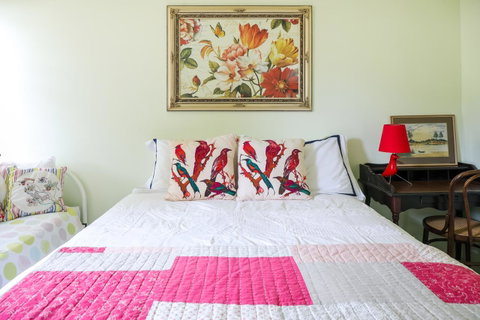 Miss Pym's Cottage - Yamba Accommodation 24