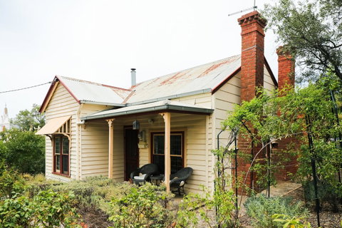 Miss Pym's Cottage - Yamba Accommodation 2