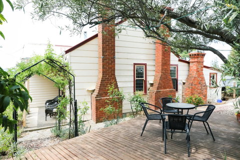 Miss Pym's Cottage - Yamba Accommodation 4