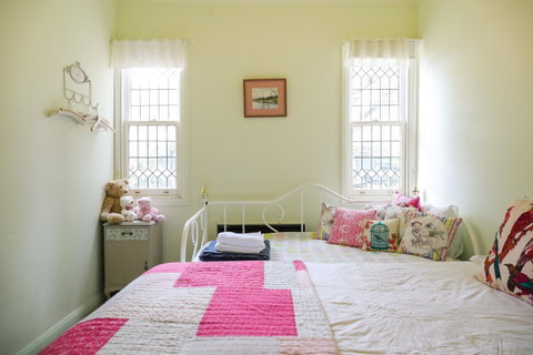 Miss Pym's Cottage - Yamba Accommodation 25