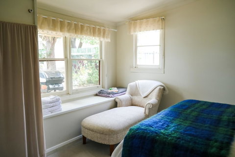 Miss Pym's Cottage - Yamba Accommodation 18