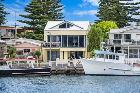 The Waterfront Apartment - Yamba Accommodation 3