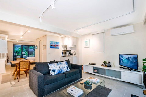 The Waterfront Apartment - Yamba Accommodation 7