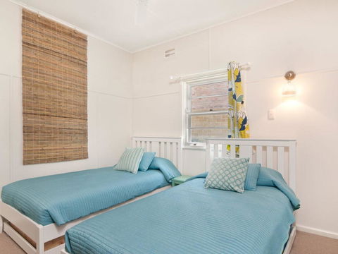 The Blue House - Flat Walk To River And Beach - Yamba Accommodation 2
