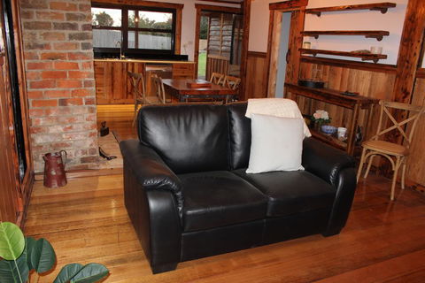 The Cottage - Yamba Accommodation 2