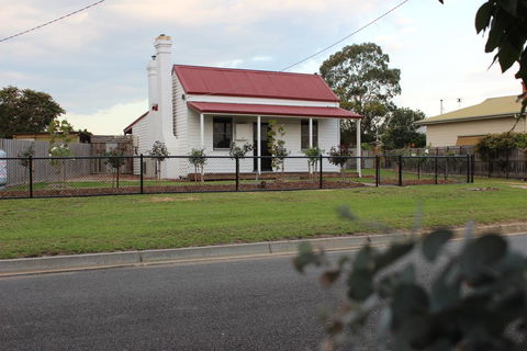 The Cottage - Yamba Accommodation 0
