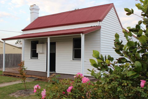 The Cottage - Yamba Accommodation 3