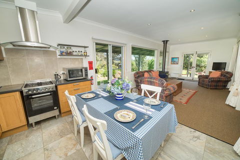 The Cottage At The Bryn At Tilba - Yamba Accommodation 1