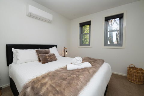 The Endsleigh -1 Bedroom Villa, Free Wifi, Near CBD - Yamba Accommodation 0