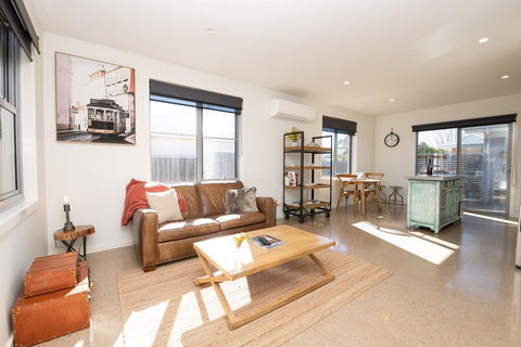 The Endsleigh -1 Bedroom Villa, Free Wifi, Near CBD - Yamba Accommodation 2