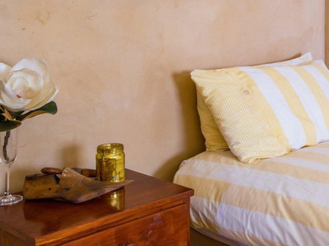 The Farmhouse - Grape Vines And Rolling Green Hills - Yamba Accommodation 3