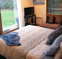 The Gurdies Room with Amazing Sunset Views - Yamba Accommodation