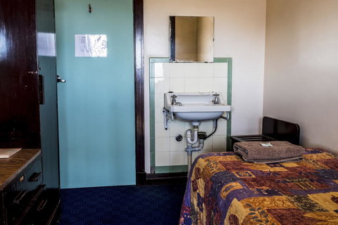 The Imperial Hotel - Yamba Accommodation 2
